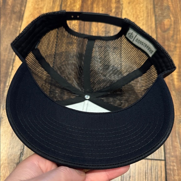 Leather patch hat - Picture 3 of 3